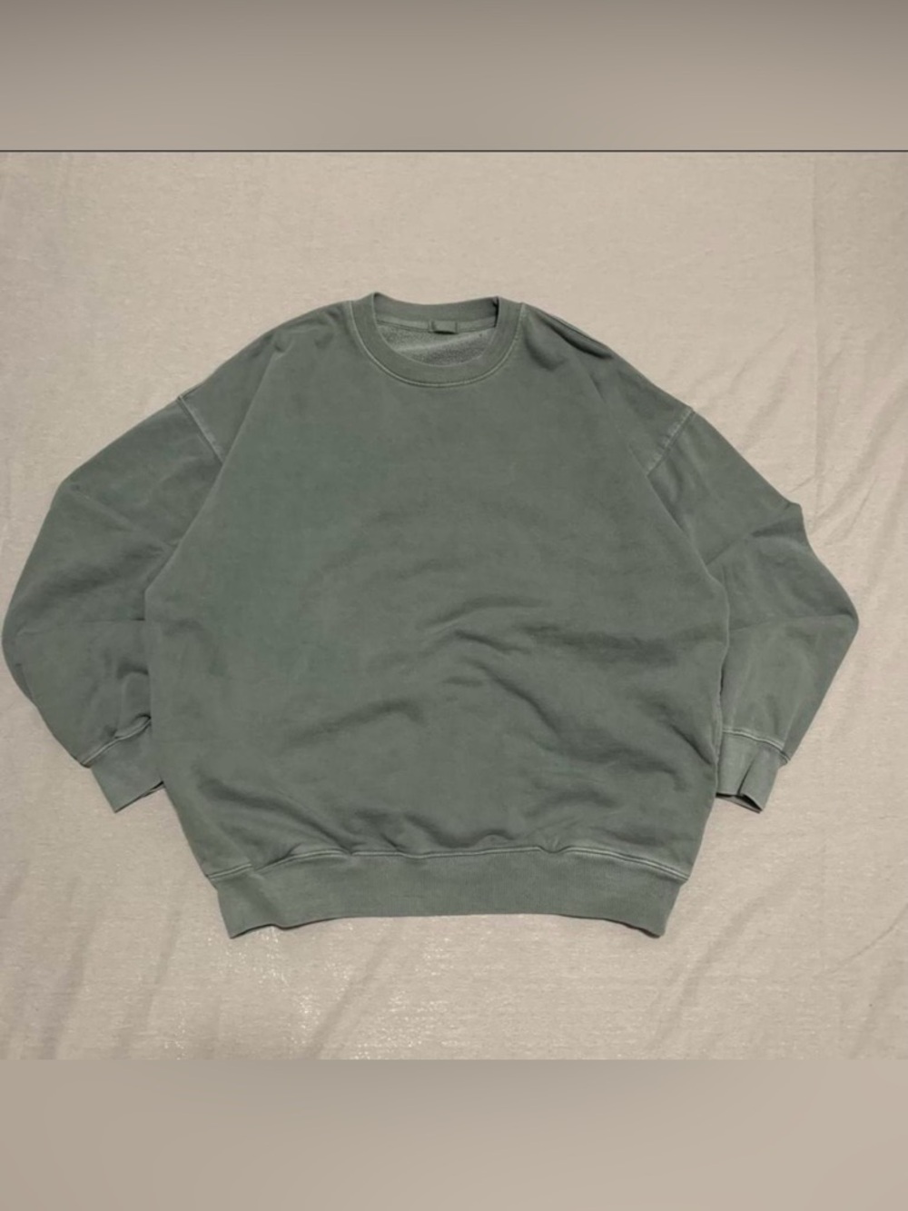 J. Galt Brandy Melville Sage Green Crewneck Sweatshirt with Pockets
